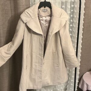 Elegant Cream Women's Coat